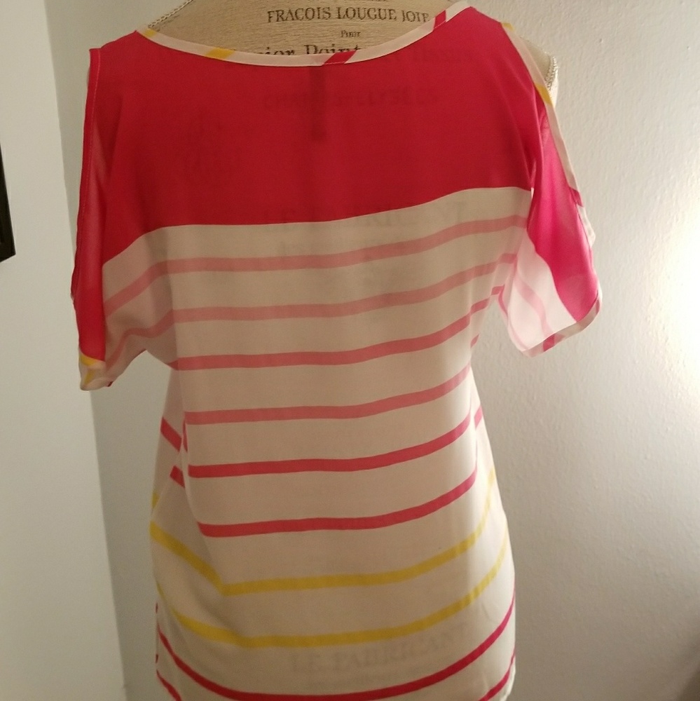 Cold shoulder top - Picture 3 of 3